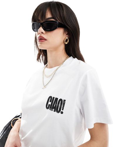 T-shirt vestibilità classica bianca con grafica "Ciao" sul petto - ASOS DESIGN - Modalova