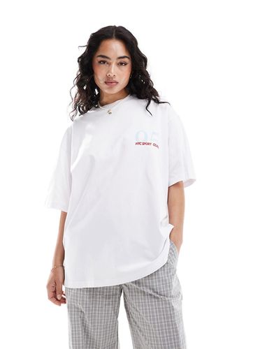 T-shirt bianca oversize con grafica "NYC Sport Resort" - ASOS DESIGN - Modalova