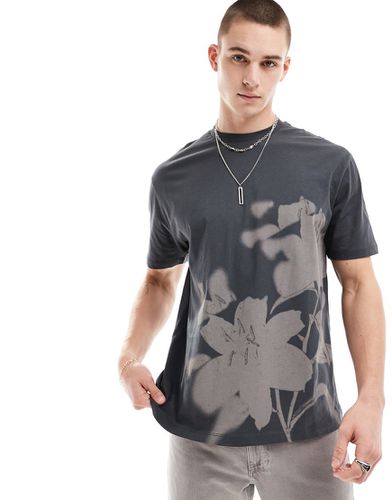 T-shirt comoda antracite con stampa di fiori - ASOS DESIGN - Modalova