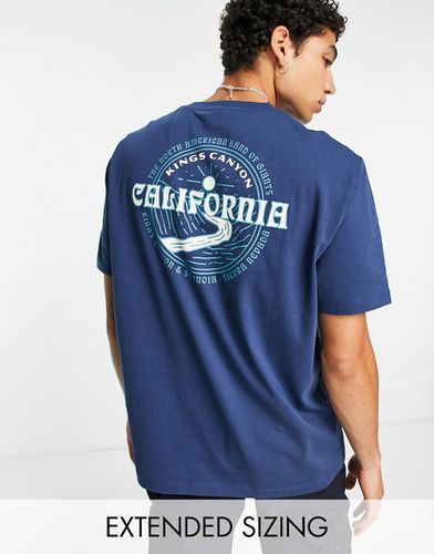 T-shirt comoda navy con scritta "California" stampata sul retro - ASOS DESIGN - Modalova