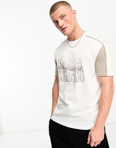 T-shirt comoda raglan beige color block con stampa sul davanti - ASOS DESIGN - Modalova