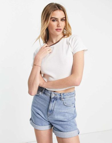 T-shirt corta squadrata écru e marrone con profili a contrasto - ASOS DESIGN - Modalova