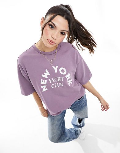 T-shirt felpata oversize slavato con grafica "New York Yacht Club" - ASOS DESIGN - Modalova
