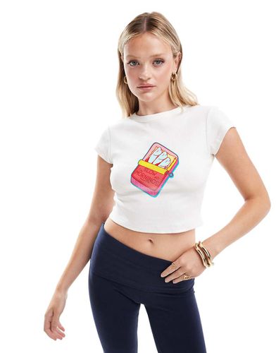 T-shirt mini bianca con grafica di sardine - ASOS DESIGN - Modalova