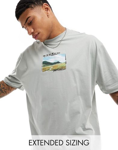 T-shirt oversize con stampa fotografica di montagna sul petto - ASOS DESIGN - Modalova