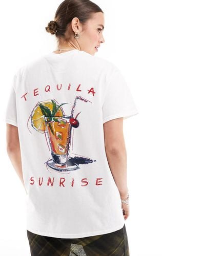 T-shirt oversize bianca con stampa "Tequila" - ASOS DESIGN - Modalova