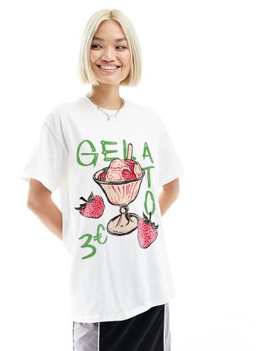 T-shirt oversize bianca con stampa di gelato alla fragola - ASOS DESIGN - Modalova