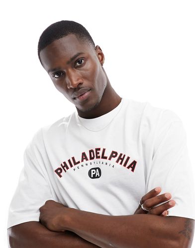 T-shirt oversize bianca con stampa "Philadelphia" sul petto - ASOS DESIGN - Modalova