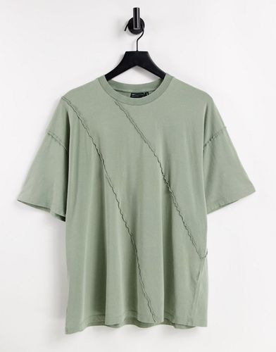 T-shirt oversize con cuciture a vista, color kaki - ASOS DESIGN - Modalova