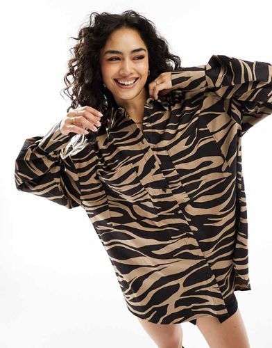 T-shirt oversize con stampa animalier - ASOS DESIGN - Modalova