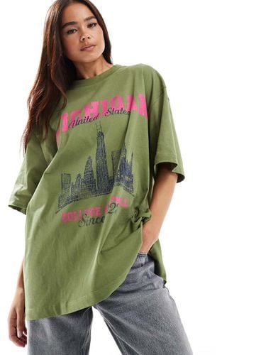 T-shirt oversize kaki con scritta "Michigan" - ASOS DESIGN - Modalova