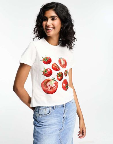 T-shirt ristretta bianca con stampa di pomodoro - ASOS DESIGN - Modalova