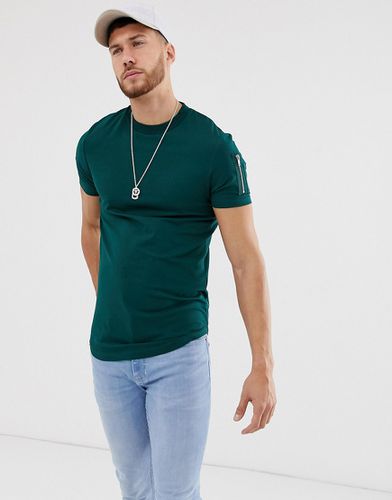 T-shirt skinny lunga con fondo arrotondato e tasca MA1 - ASOS DESIGN - Modalova