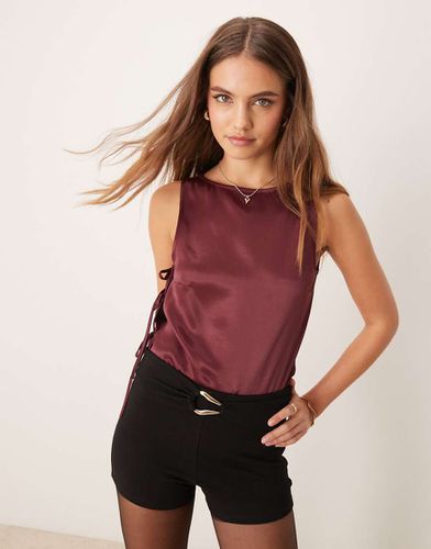 Top bordeaux con scollo a barchetta e allacciatura laterale - ASOS DESIGN - Modalova