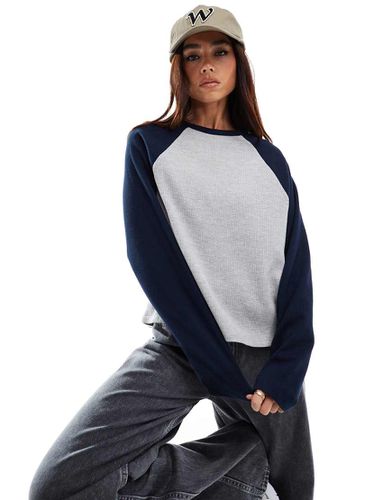 Top grigio lavorato a nido d'ape con maniche lunghe raglan blu navy - ASOS DESIGN - Modalova