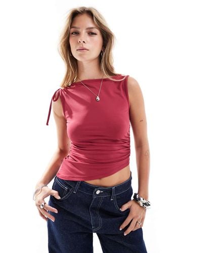 Top senza maniche asimmetrico color vino con coulisse - ASOS DESIGN - Modalova