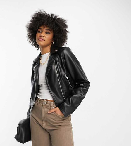 ASOS DESIGN Tall - Giacca biker in pelle sintetica nera - ASOS Tall - Modalova