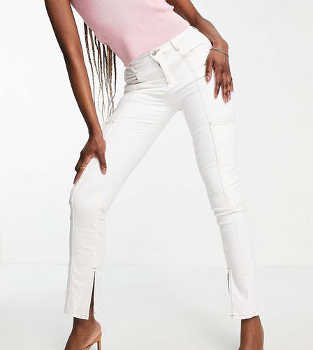 ASOS DESIGN Tall - Jeans a vita alta seducenti a sigaretta con spacchi sul davanti, colore - ASOS Tall - Modalova