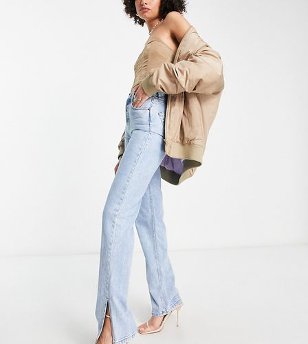 ASOS DESIGN Tall - Jeans dritti lavaggio chiaro vintage con spacco sul fondo - ASOS Tall - Modalova
