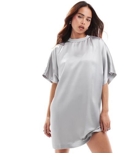 Vestito T-shirt corto oversize in raso - ASOS DESIGN - Modalova