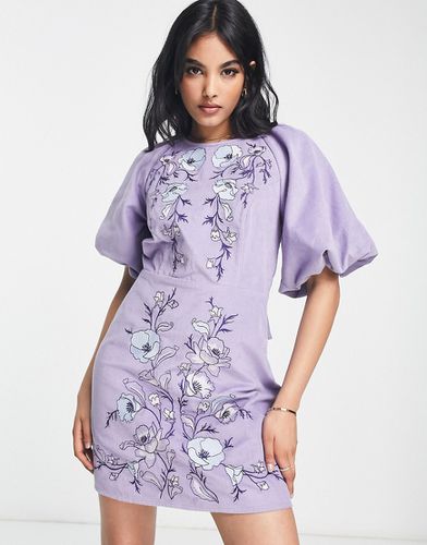 Vestito corto allacciato sul retro a coste lilla con fiori ricamati - ASOS DESIGN - Modalova