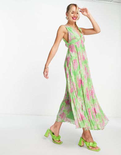 Vestito lungo a trapezio a pieghe con scollo a V senza maniche verde a fiori - ASOS DESIGN - Modalova