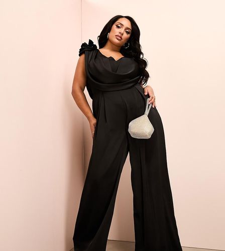 Curve - Tuta jumpsuit a fondo ampio nera in raso con scollo profondo e decorazioni floreali oversize - ASOS Luxe - Modalova