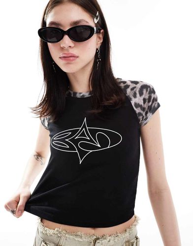 T-shirt nera con stampa leopardata - Basic Pleasure Mode - Modalova