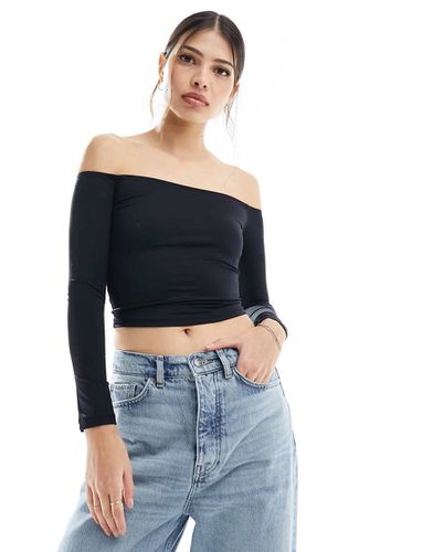 Top sinuoso con spalle scoperte - Bershka - Modalova