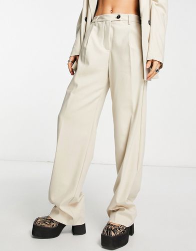 Pantaloni sartoriali oversize con spacco sul fondo color talpa in coordinato - Bershka - Modalova