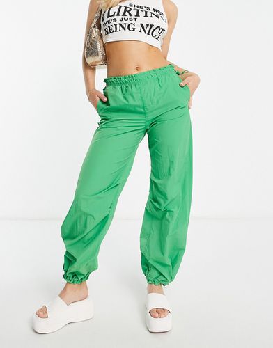 Pantaloni tecnici ampi stile paracadutista verdi - Bershka - Modalova