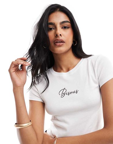 T-shirt corta bianca con stampa "Bisous" - Brave Soul - Modalova