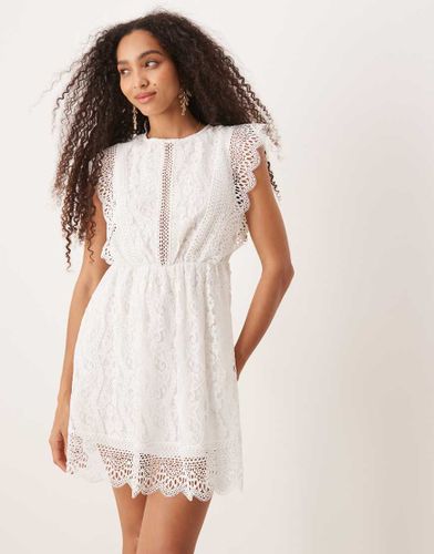 Robe d'été courte en dentelle - Gina Tricot - Modalova