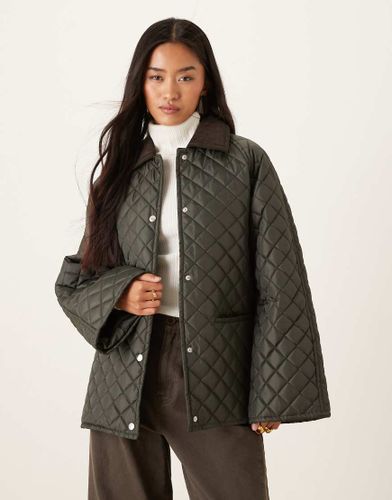 Veste cirée courte avec col contrastant en velours côtelé - kaki foncé - Gina Tricot - Modalova