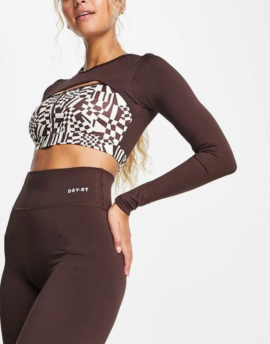 Active - Crop top a maniche lunghe con stampa geometrica a scacchi distorta - Daisy Street - Modalova