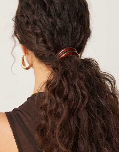 Élastique à cheveux avec détail en résine à motif écaille de tortue - Designb London - Modalova