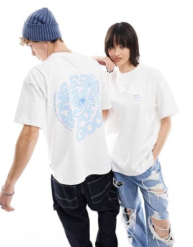 Trooper - T-shirt unisex comoda bianca con stampa grafica "good times since forever" sul retro - Dr Denim - Modalova