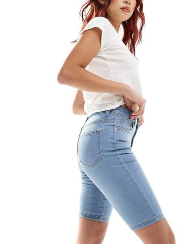 DTT - Pantaloncini di jeans skinny lavaggio chiaro - Don't Think Twice - Modalova