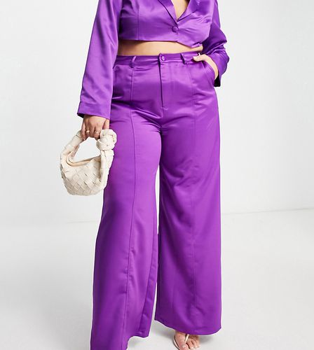 Pantaloni di raso con fondo extra ampio color prugna in coordinato - Extro & Vert Plus - Modalova