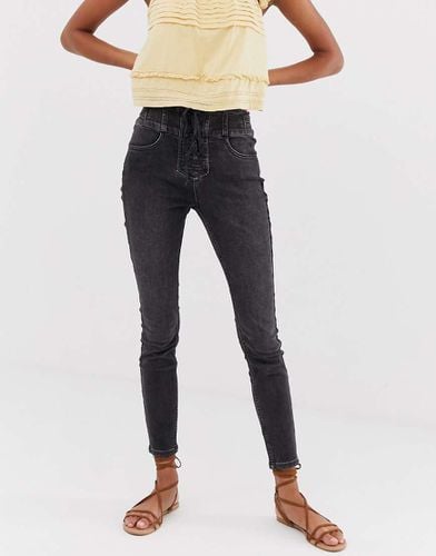 Curvy Lovers - Jeans skinny con laccetti - Free People - Modalova