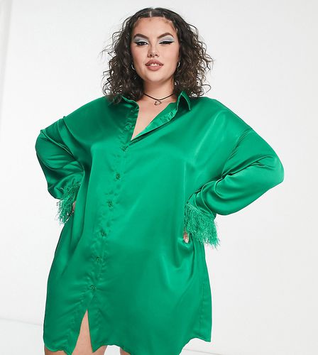 I Saw It First Plus - Vestito camicia verde smeraldo con finiture in pelliccia sintetica - I Saw It First Curve - Modalova