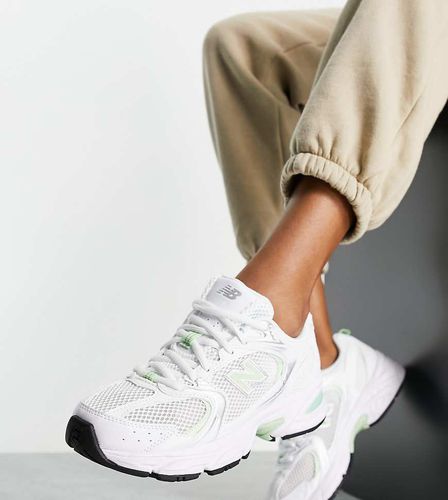 In esclusiva per ASOS - 530 - Sneakers unisex bianche e pastello - New Balance - Modalova