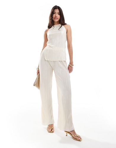 X Perrie Sian - Pantaloni ampi plissé color crema in coordinato - In The Style - Modalova