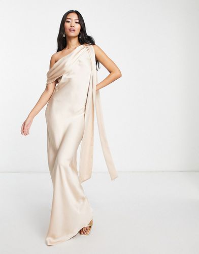 X Terrie McEvoy - Vestito lungo asimmetrico con scollo drappeggiato color chiaro - In The Style - Modalova