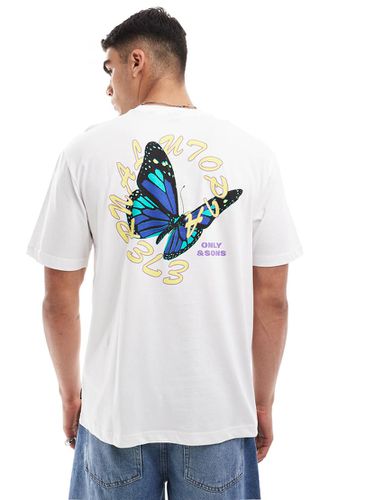 T-shirt comoda bianca con stampa di farfalla sul retro - ONLY & SONS - Modalova