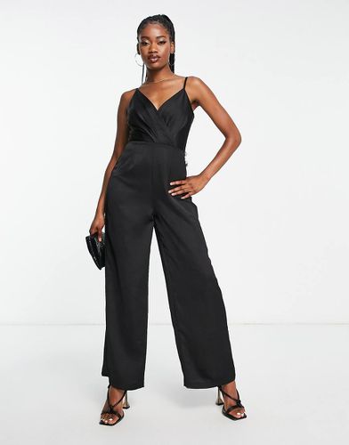 Tuta jumpsuit a fondo ampio in raso con spalline - Little Mistress - Modalova