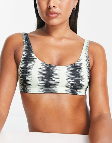 Crop top bikini color menta con scollo rotondo e stampa tigrata - Monki - Modalova