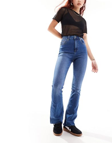 Jeans a zampa lavaggio indaco - Miss Selfridge - Modalova