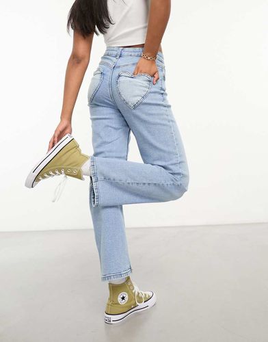 Jeans dritti lavaggio medio con tasca a forma di cuore - Miss Selfridge - Modalova