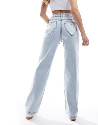 Jeans dritti lavaggio candeggiato con tasca a forma di cuore - Miss Selfridge - Modalova